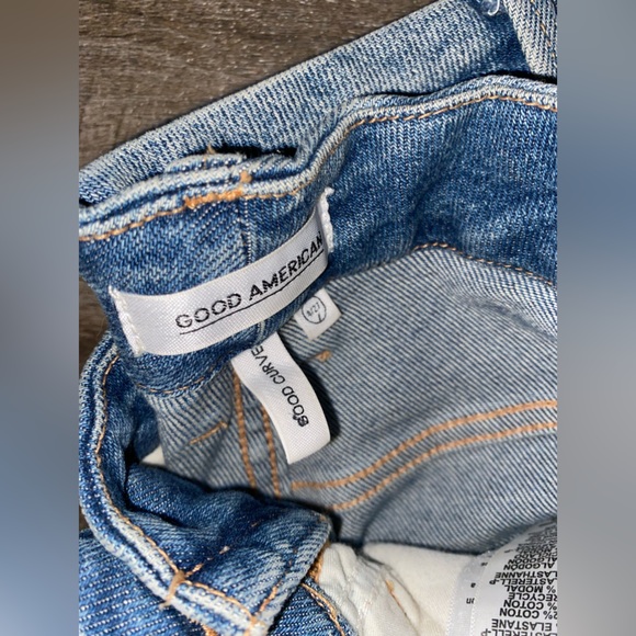 Good American Good Curve distressed ankle jeans NWOT - Picture 3 of 15
